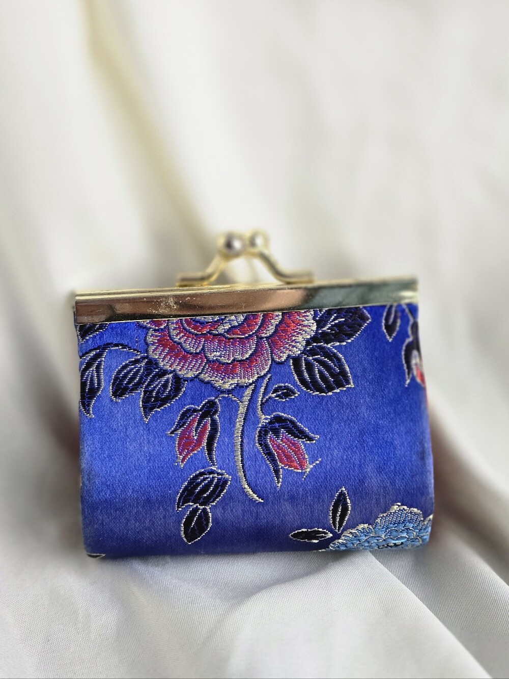 Vintage Asian Brocade Kiss Lock Blue Woven Tapestry Coin Purse